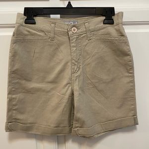 FDJ French Dressing Tan Khaki Casual Flat Front Shorts Women’s Size 6